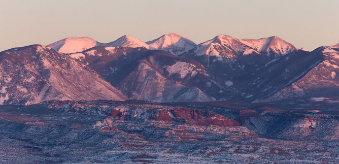 Arches La Sal Mountains.jpg
