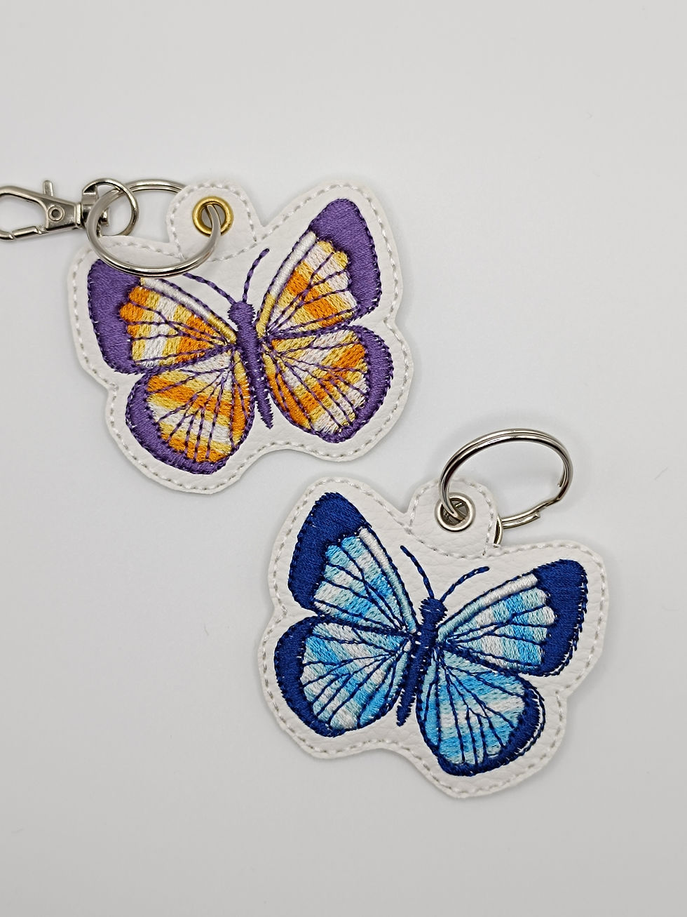 Porte-clés_ Papillon_ Brodés en Simili Cuir - Faits Main