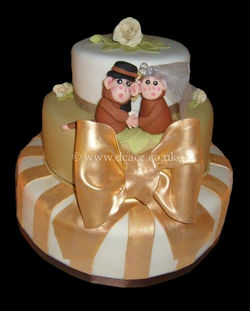Monkey Gold and Green Wedding cake.jpg