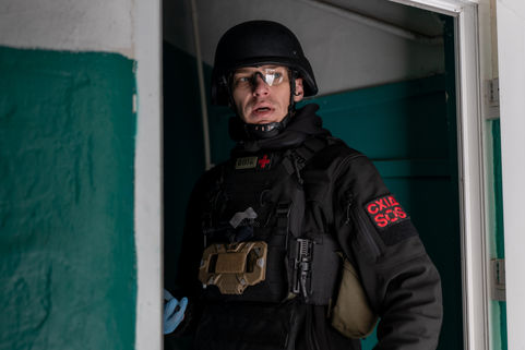 donetsk oblast humanitarian evacuation EastSOS NGO by humanitarian photographer Madison Tuff