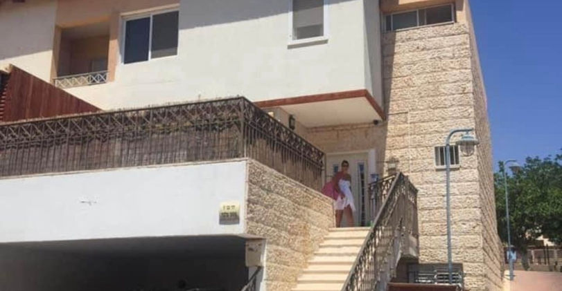 וילה למכירה הר נבו 9 מחוץ לבית