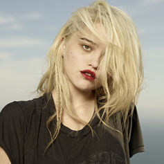 SKY FERREIRA: UNA ARTISTA MULTIFACÉTICA QUE CONQUISTARÁ GUADALAJARA.