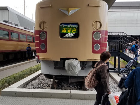 鉄道や旅行が好きです
