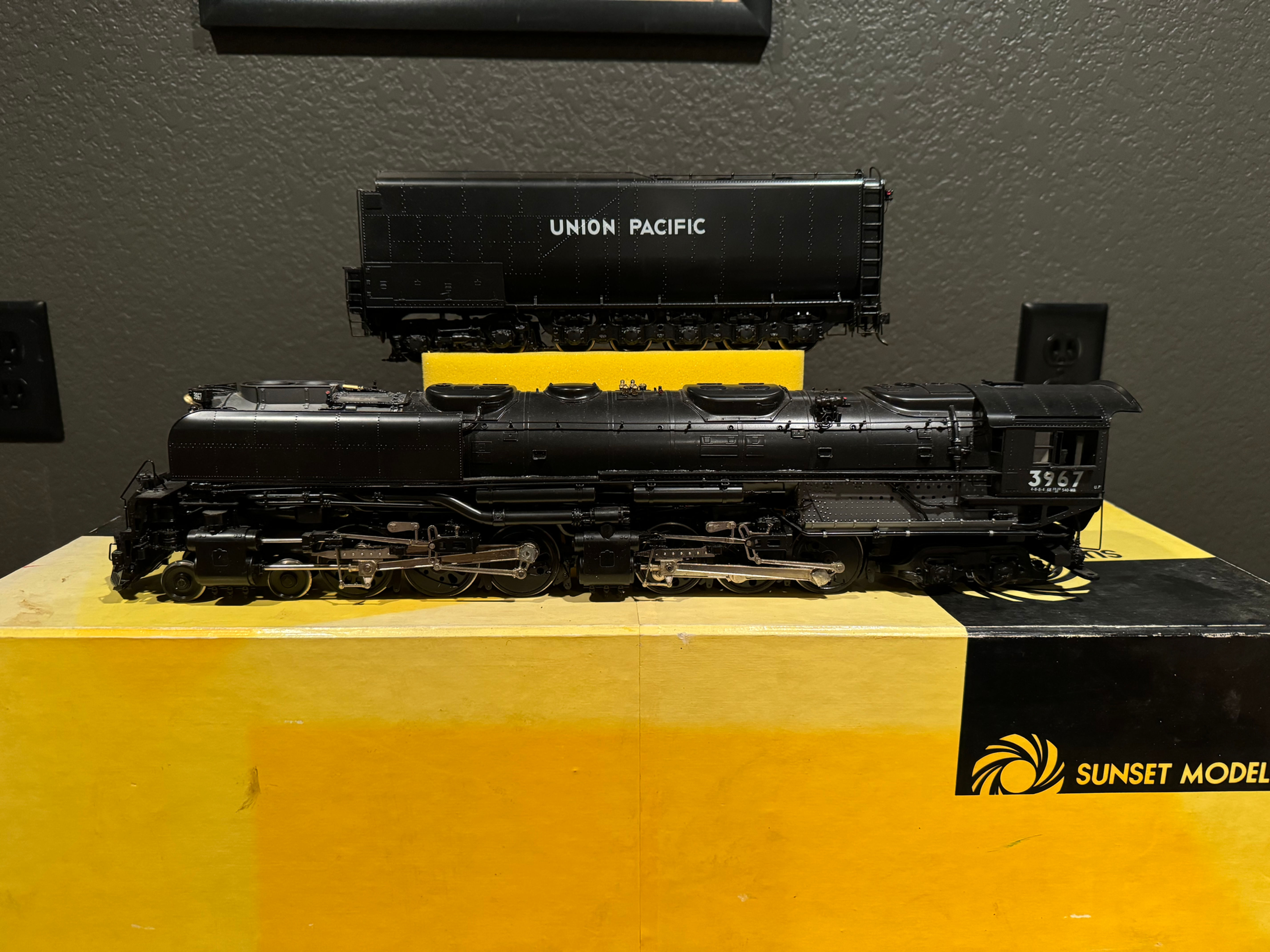 Precision Scale O Scale Crown Series Union Pacific 4-6-6-4 Challenger