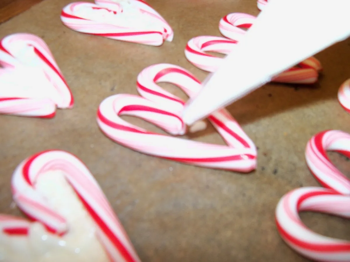 candy cane hearts.webp