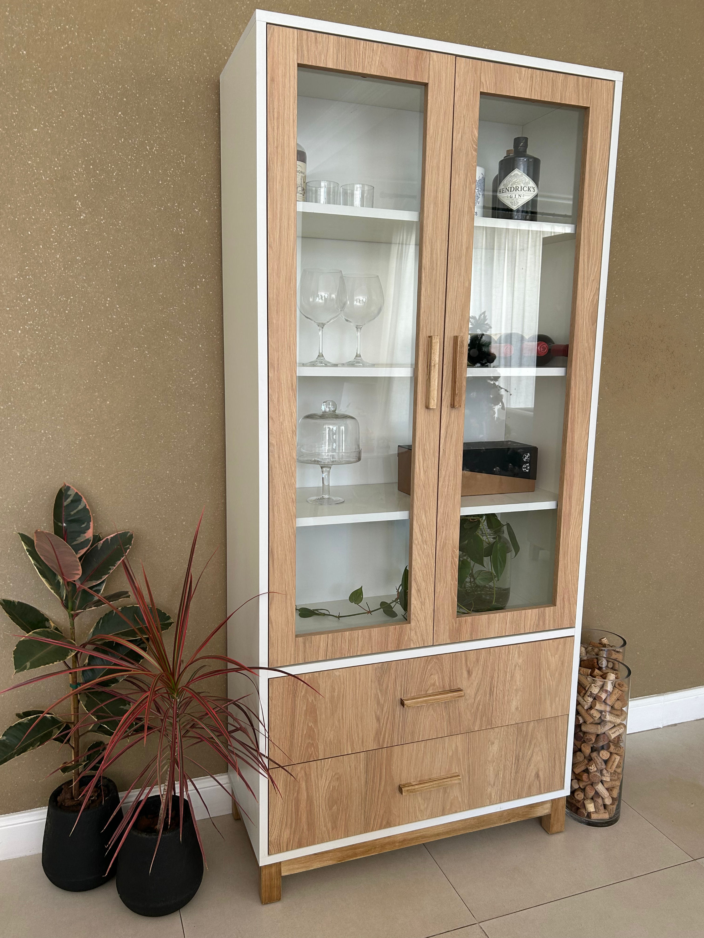 Vajillero Nativo Blanco y Hickory con cajones