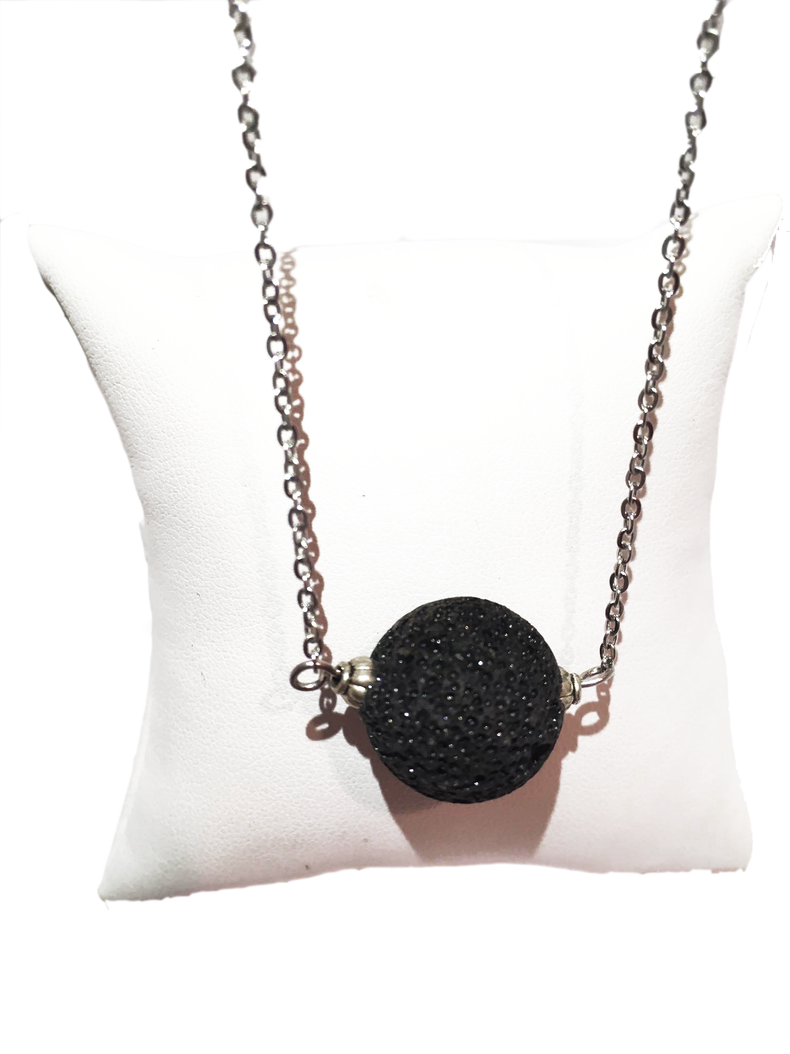 Collier avec une boule de lave volcanique