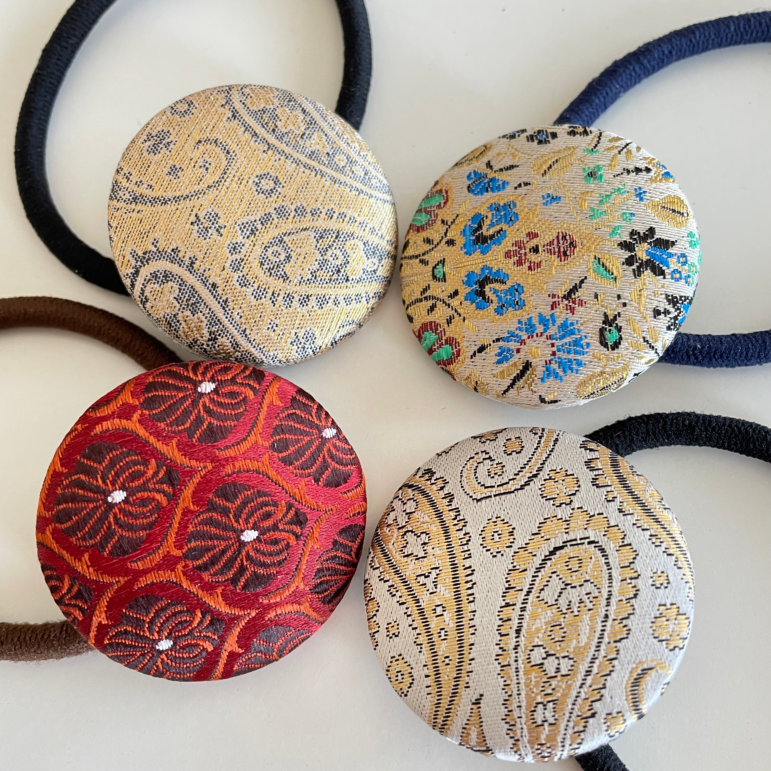 ダマスク織シルクぼたんのゴム(大)