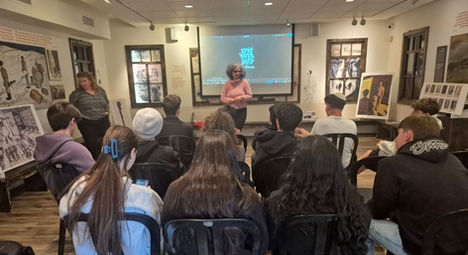 תוכנית ג׳ו אלון לקירוב לבבות, ביקור בבית טרזין 