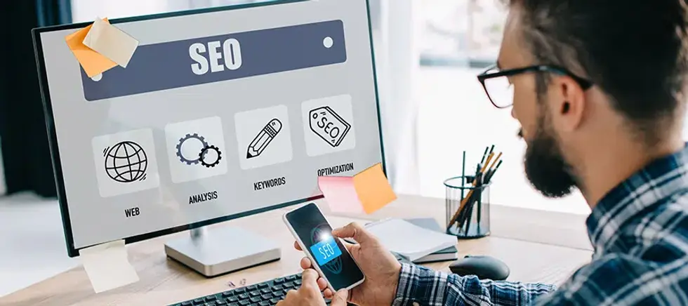 Consultant SEO Externalisé, déléguez votre SEO. Renaud MALINCONI consultant freelance expert SEO vous accompagne sur les aspects On-Site et Off-site de votre stratégie SEO