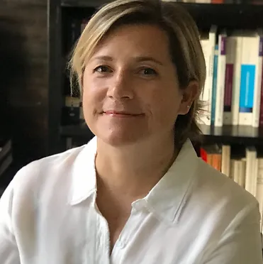 Découvrez comment l'hypnose peut révolutionner votre leadership. Valérie Manelfe, hypnothérapeute à Paris 7, vous guide à travers les techniques d'auto-hypnose pour améliorer vos compétences de leader