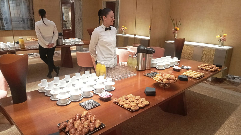 Traiteur d'entreprise à Charenton-le-Pont : buffets, cocktails et petits-déjeuners pour vos événements professionnels