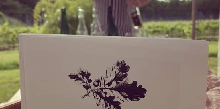 Laptop där det står "Stora Horns Vingård"
