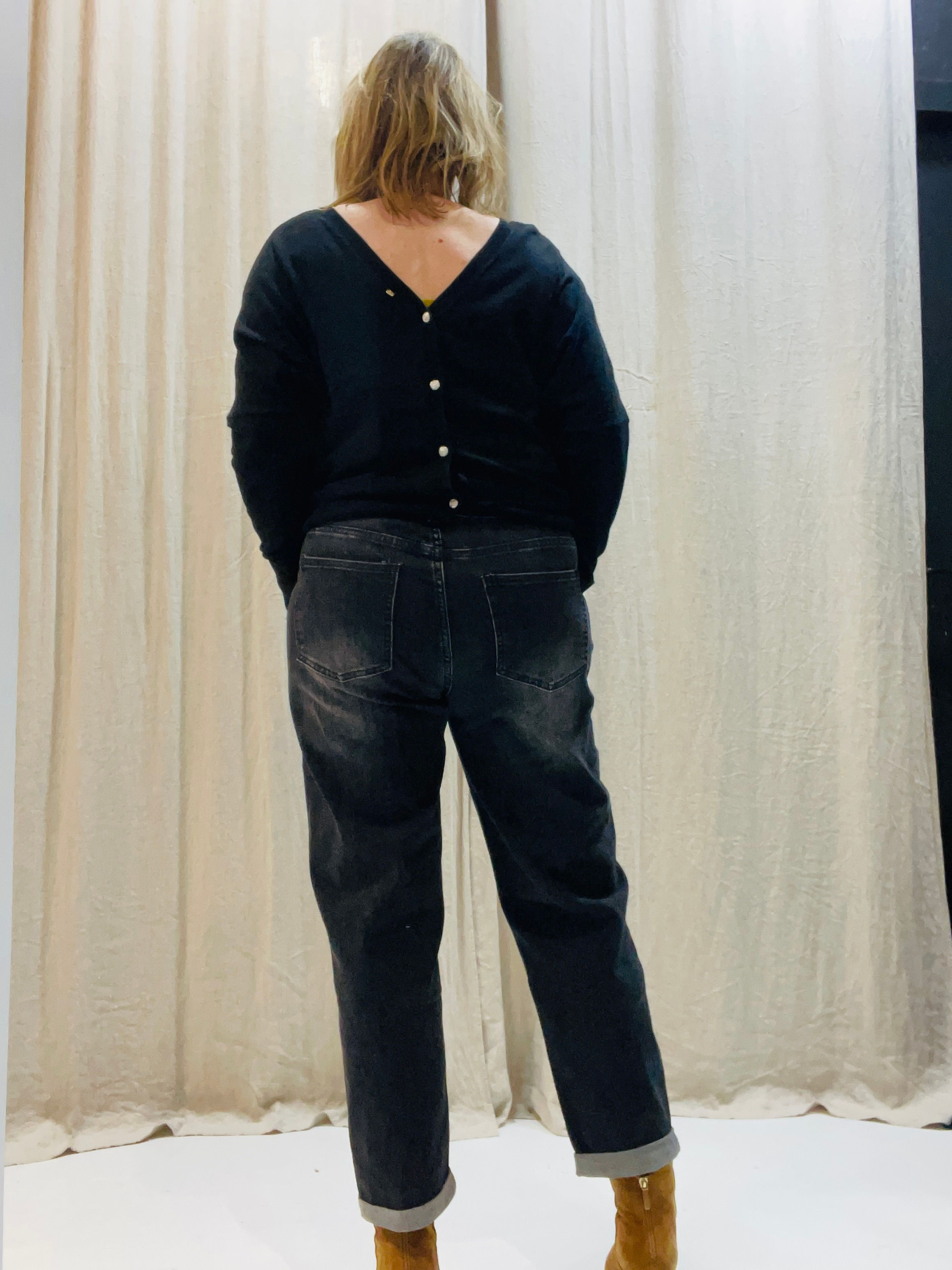 Pull NETTIE noir Rue Mazarine col V réversible