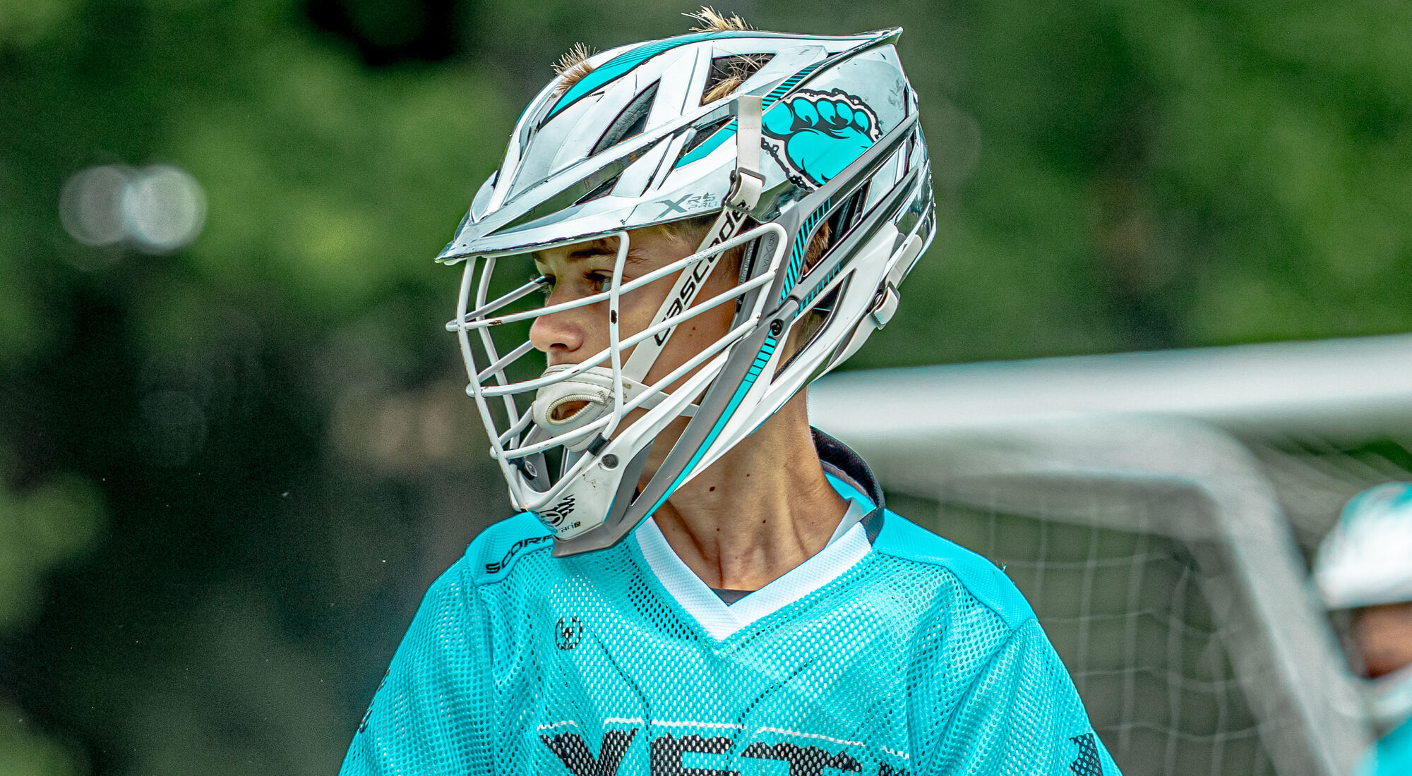 Yeti player in a teal jersey looking upfield