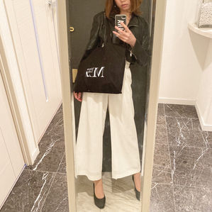 ワイドパンツで楽ちんワーママコーデ