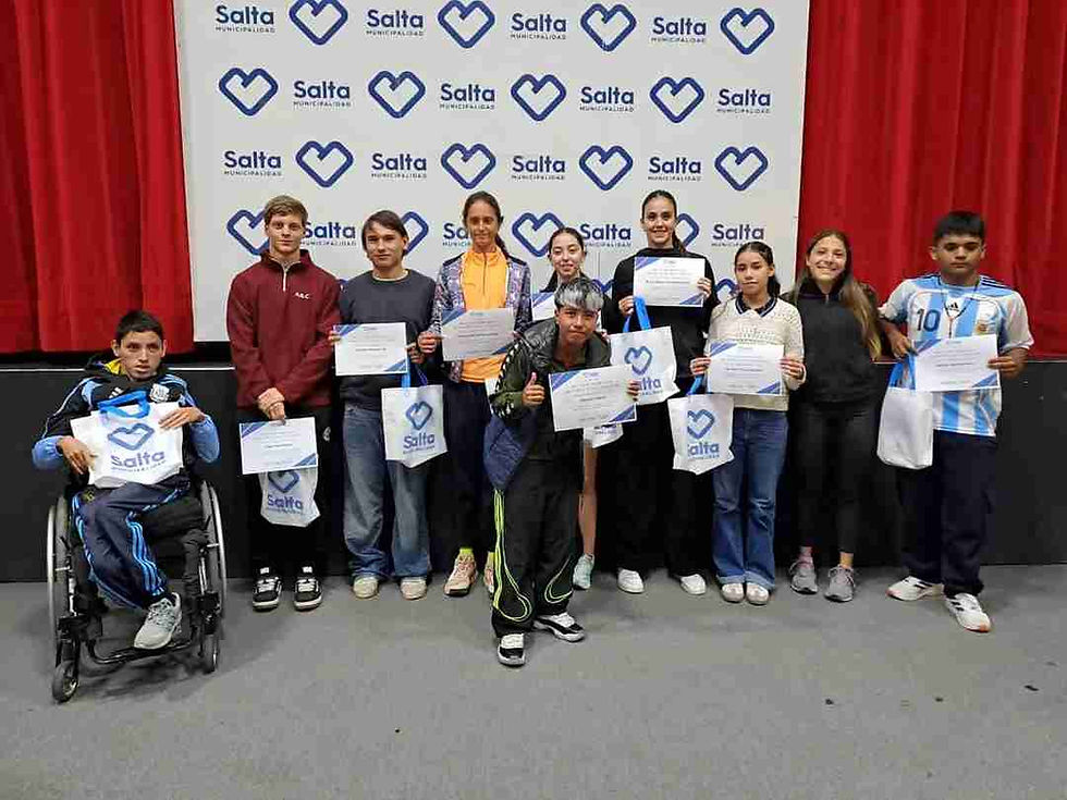 La Municipalidad entregó las Becas Deportivas 2026-2027 a 10 jóvenes de la ciudad