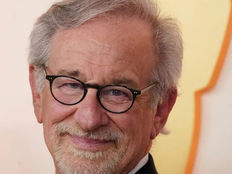 “No estoy a favor de la IA si reemplaza a una persona creativa”, dijo el cineasta Steven Spielberg