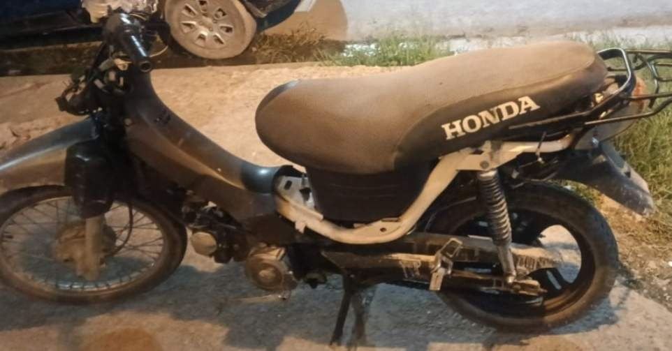Moto robada recuperada en Manantial Sur: joven detenido #Capital
