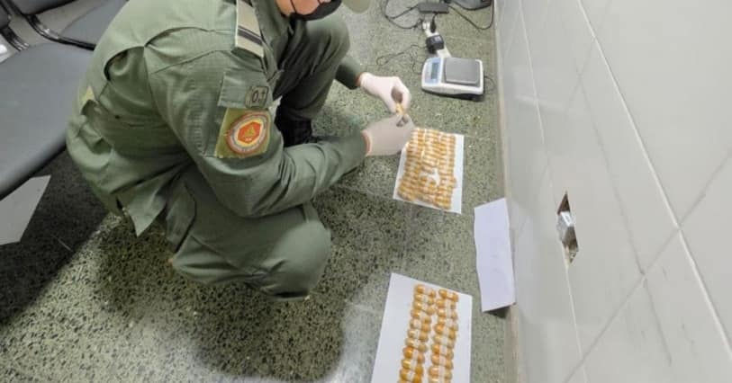 #Tucumán Viajaban desde Salta con más de 2 kilos de cocaína en el cuerpo