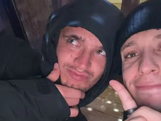 Quién es el argentino que se tomó un descanso en la nieve junto a la estrella de la Fórmula 1