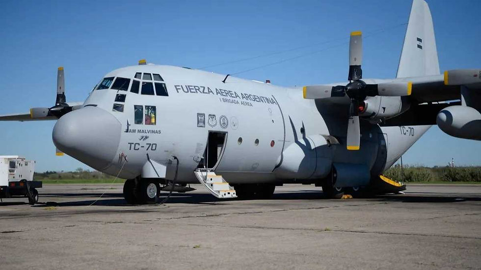 Argentina envía un Hércules a Bolivia para distribuir alimentos en medio de duras marchas opositoras