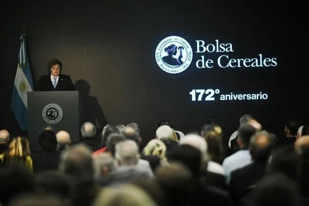 Javier Milei anunció más bajas en las retenciones a la exportación de trigo, cebada y soja