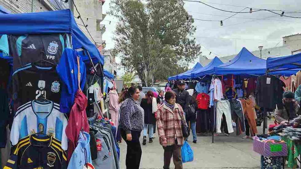 La Feria de Otoño del anexo del mercado volvió a convocar a cientos de salteños