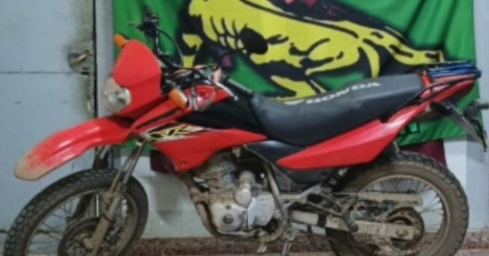 #Embarcacion Mujer en moto detenida por robar celular a transeúnte