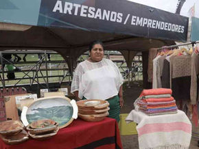 Artesanos salteños exhibieron sus trabajos en el Autódromo en el marco del TC2000