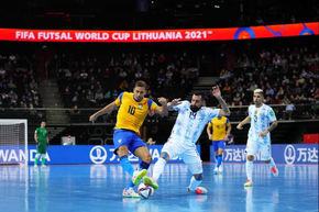 #Histórico Argentina derrotó a Brasil y el domingo buscará ser bicampeón mundial de Futsal