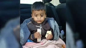 #SanJuan Un niño de 3 años caminaba solo y con poca ropa y fue rescatado por la Policía