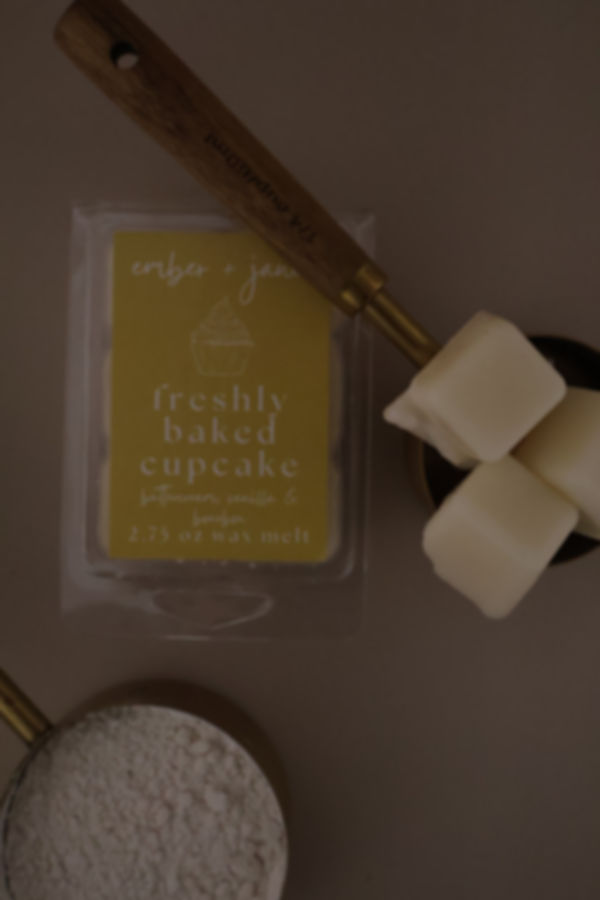 wax melt - freshly baked cupcake