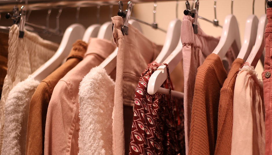 clothes-3987460_1920.jpg