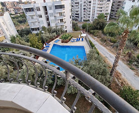 Lys lejlighed med 2 soveværelser og pool i Alanya Tosmur