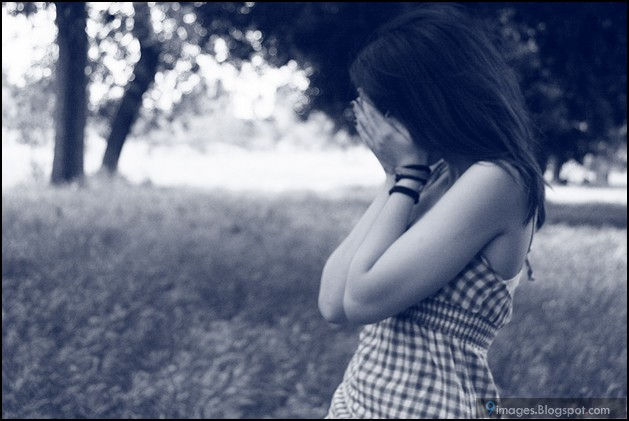 Girl jumps off moving bus to escape molestation