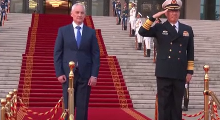 Russia and China strengthen defence ties during talks in Beijing