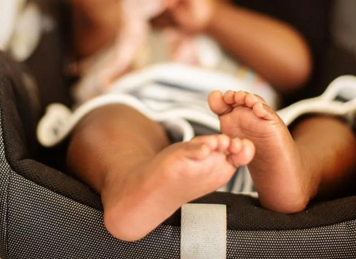 Woman smuggled baby into UK using fake birth story