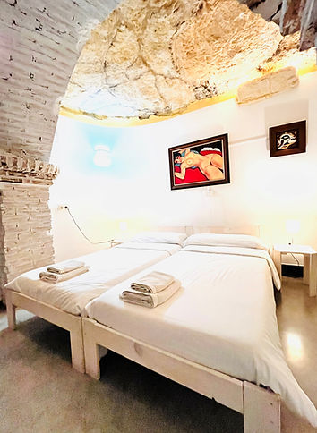 dormitorio doble casa cueva el nido casas de fernando alonso