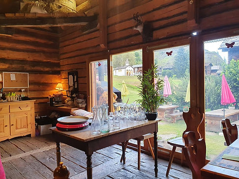 la-petite-auberge_intérieur.jpg