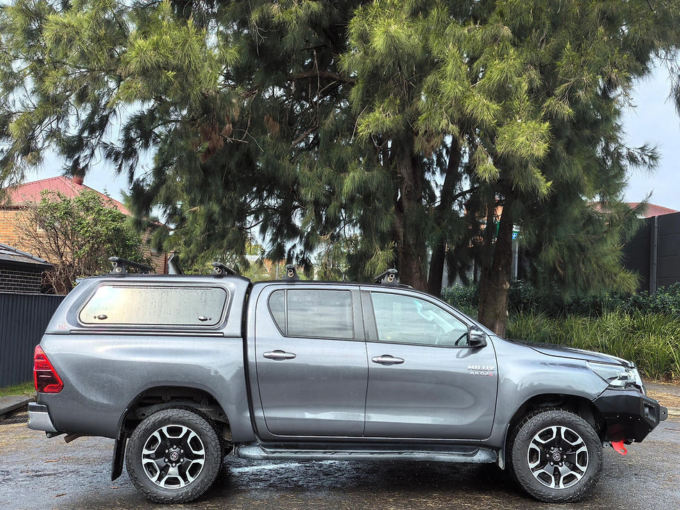 Thumbnail: 2021 Toyota Hilux SR5 4x4