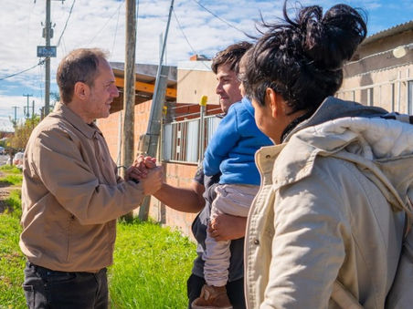 Abella visitó el barrio 21 de Septiembre, donde el Municipio también trabaja en el mejorado de calles
