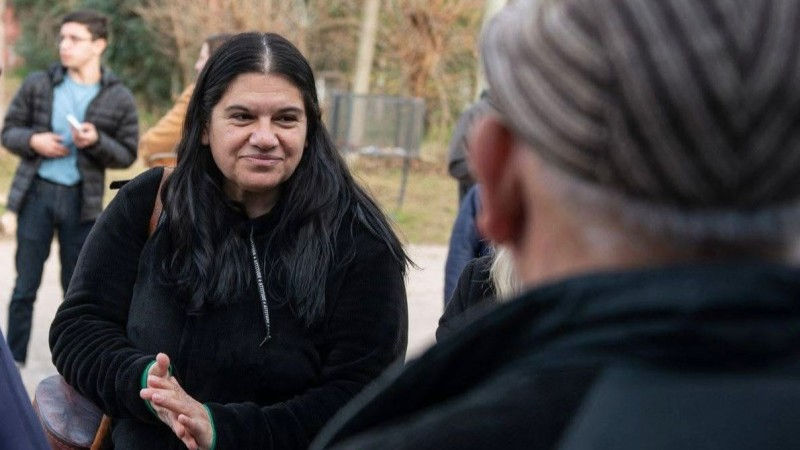 Carina Torres: "Acompañamos a las familias que sufren la crisis de Milei, mientras Elisa Abella les da la espalda"