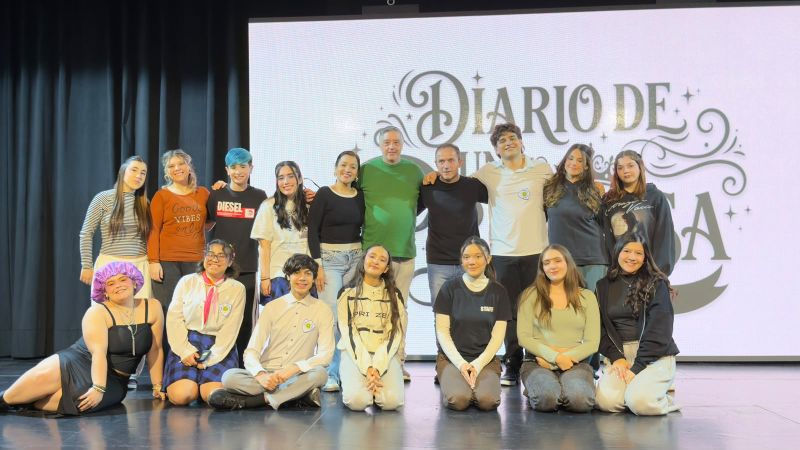 El intendente Abella visitó hoy al elenco, los felicitó y destacó el gran trabajo realizado