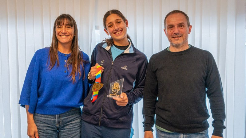 Abella recibió a Agostina Hein y la felicitó por su espectacular actuación en Panamá