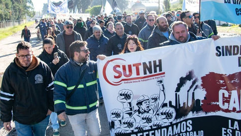 “En una ciudad industrial como Campana ya superamos los 2000 despidos mientras Sebastián Abella sigue siendo cómplice del gobierno de Javier Milei”