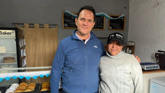 Octavio "Chiche" Lagar visitó Ms Baker, un emprendimiento que endulza a Campana con elaboración artesanal y mucha pasión