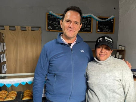 Octavio "Chiche" Lagar visitó Ms Baker, un emprendimiento que endulza a Campana con elaboración artesanal y mucha pasión