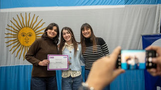 Elisa Abella encabezó la entrega de certificados a alumnos del Centro Educativo Digital
