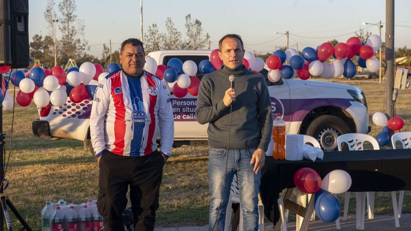 Abella acompañó a la colectividad paraguaya del barrio 21 de Septiembre en la reinauguración de la plaza